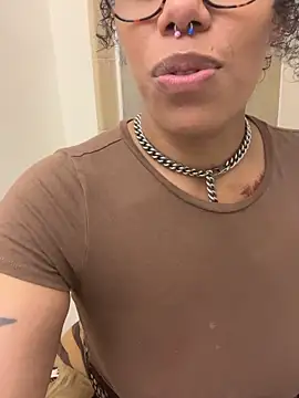 Desirae_Luciano
