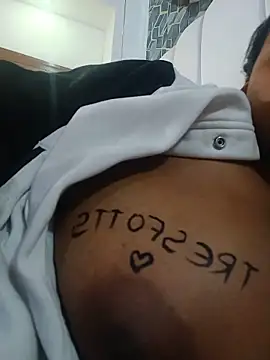 lia_mariana webcam