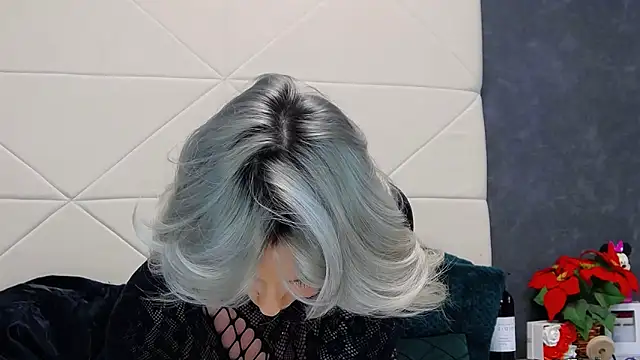 IssaSmith webcam
