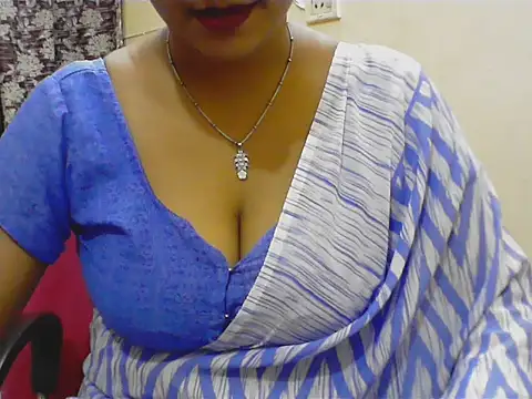 LovingPihu webcam