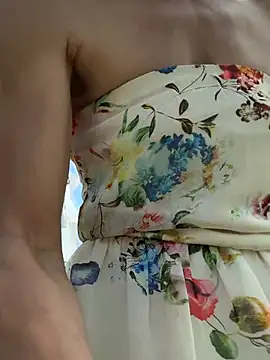 milffantasyx (F milf) - ✨sunny vibes in the garden✨