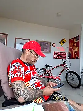 mr_graffitimile - Mr_Graffitimile's free webcam - UK Sex Cams