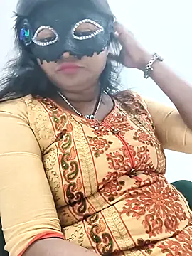 DIRTYSECRET_QUEEN_07