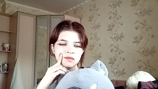 LowkeyIndigo webcam
