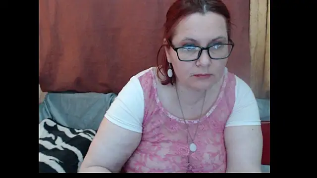 PlayfullMature webcam