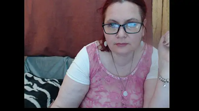PlayfullMature webcam