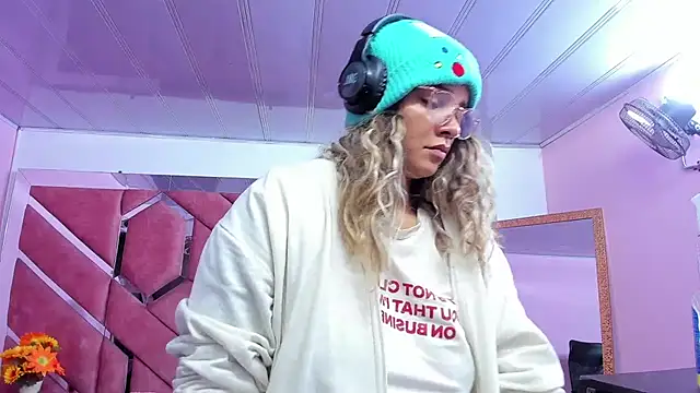 Olivia_Fox69 webcam