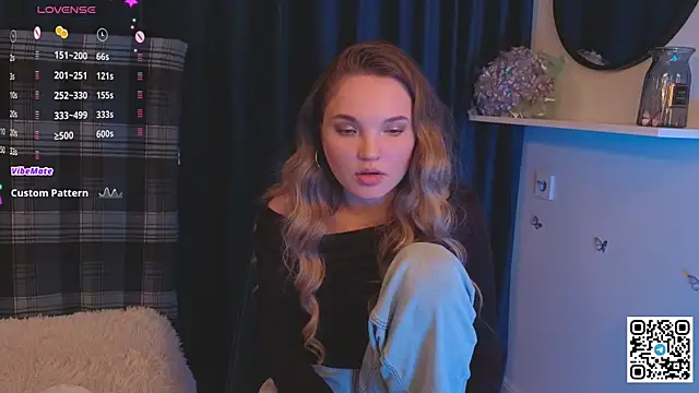 JulieLupo webcam