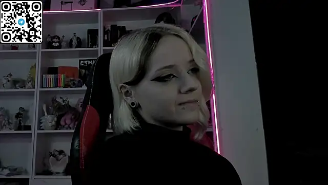 Holy_Mistress_S webcam