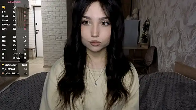 Qwami_Amie webcam