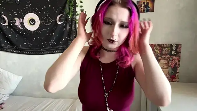 Playful_Vi webcam