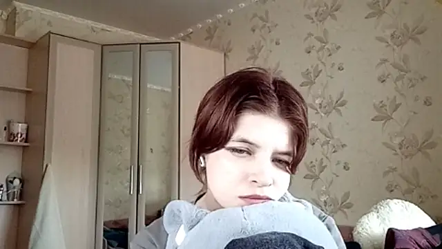 LowkeyIndigo webcam