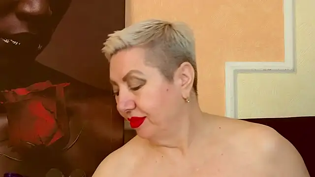 LadyPosh webcam
