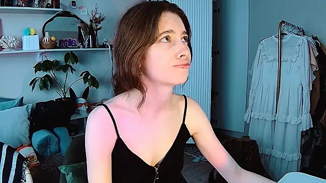 Watch Yoka_paradoXXX live on EroticFlix - High definition streams