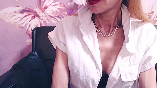 BlondPussy webcam
