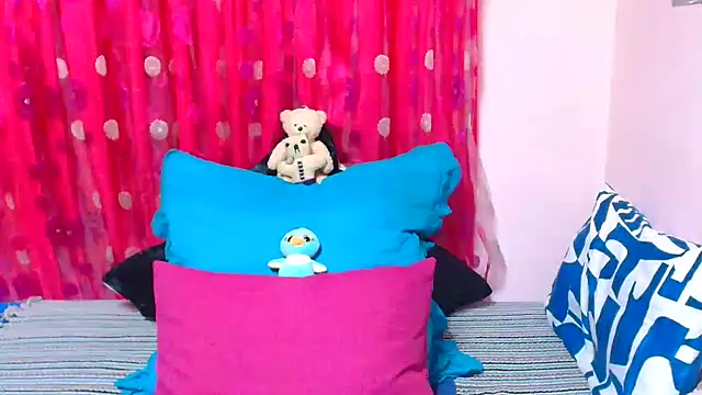 sluttyroxy - SLUTTYROXY's free webcam - UK Sex Cams