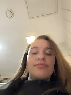 kishamur (F young) - Twerk above camera