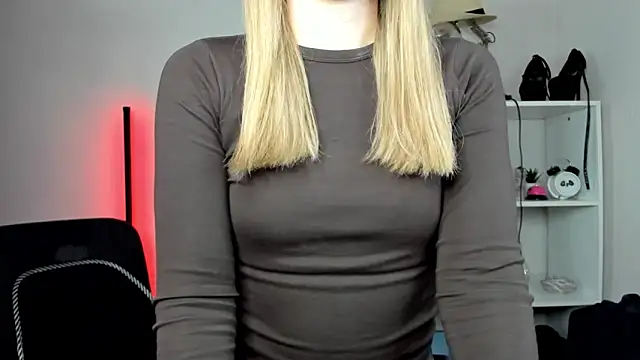 EvelynBlond webcam