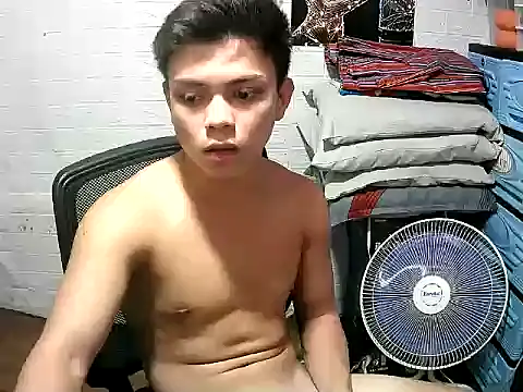 Theboy_cummerx69 webcam