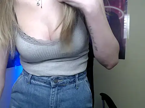 strangergi - StrangerGi's free webcam