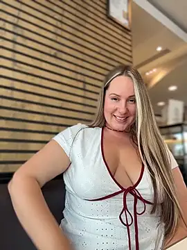 Mona_Plus live show