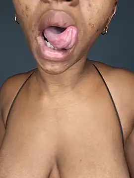 CertifiedhottieXOXO webcam