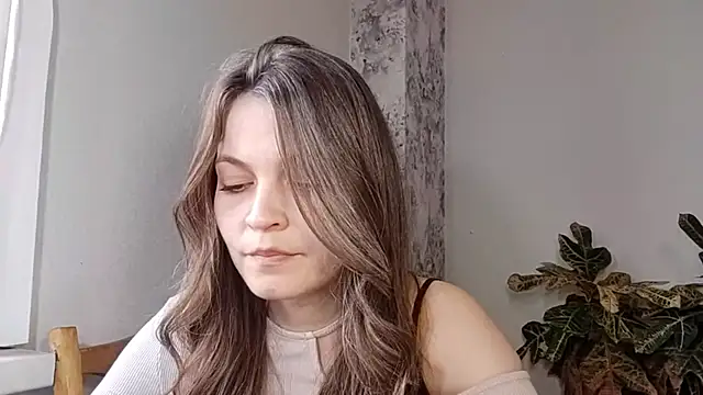 IsisCora -  slim cam model