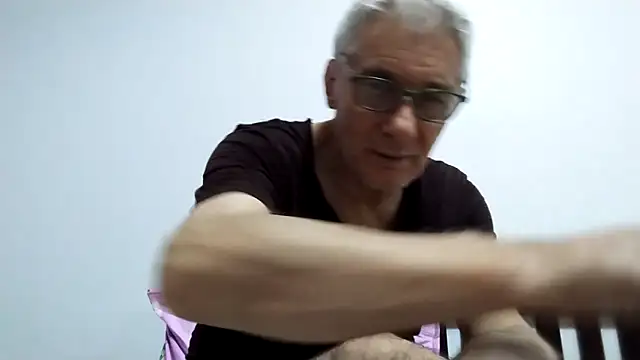 BIGUNCUTHARDCOCK webcam