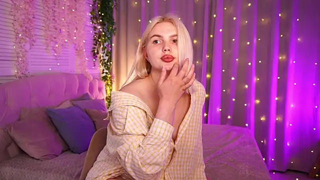 AmeliaWeells webcam