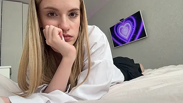 Between_Eeys webcam