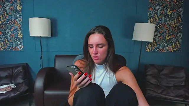 NicoleWells22's live cam
