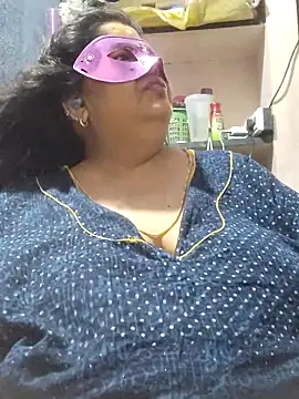 tamilthanushri (F milf) - Pusyy flash