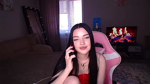 yoursLina webcam