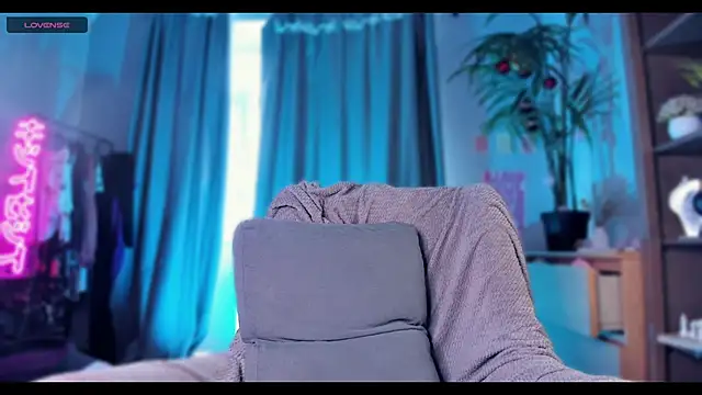 melissatetris (F young) - Make nipples harder with ice and pinch
