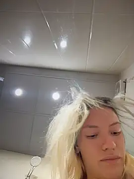 -sexy_barbie- (F young) - 🌸Anal plug+dildo in pussy🌸