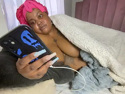 misslola27 (F young) - Make me cum