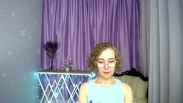 queen_a_n_i - Queen_a_n_i's free webcam - UK Sex Cams