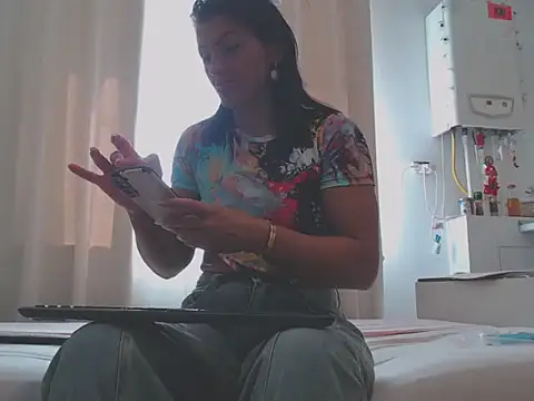 queenmuscles - QueenMuscles's free webcam - UK Sex Cams