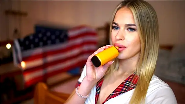 emilyvanroessel - Emilyvanroessel's free webcam - UK Sex Cams