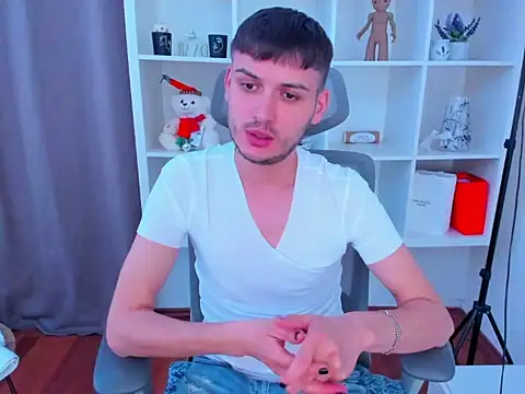 andboyfor6 - Andboyfor6's free webcam - UK Sex Cams
