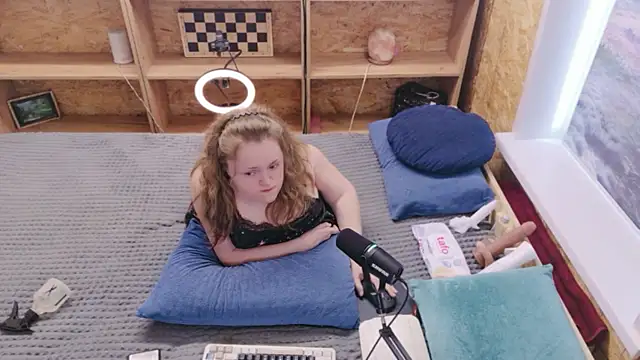 MiniNatalie webcam