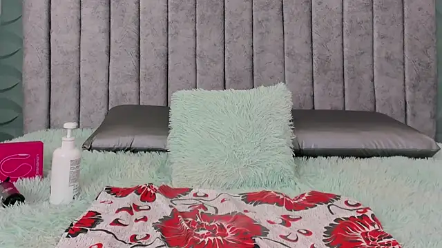 karola_cute_ webcam