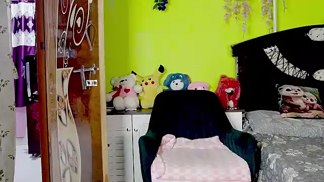 sexyhoney27 (F young) - lush control last tipper 10 mint
