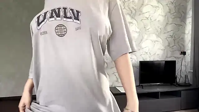 YourMiIa webcam