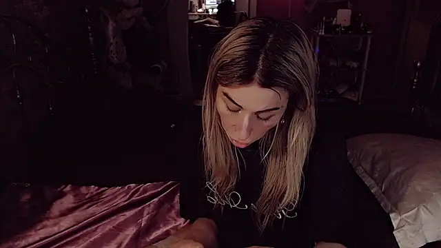 AnnieGOld_ webcam