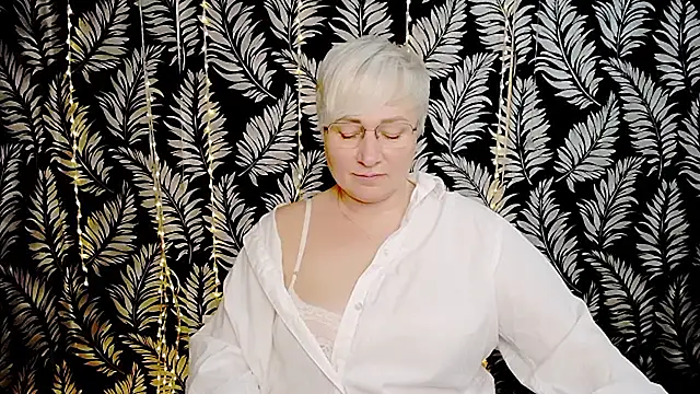 Olivia_playful webcam