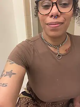Desirae_Luciano