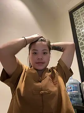 Bella_7777 webcam