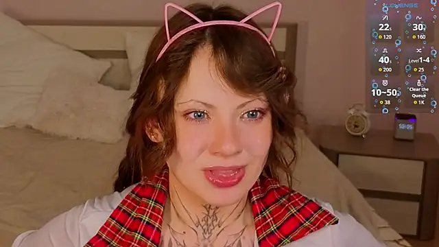 EricaMoonn webcam
