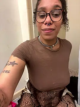 Desirae_Luciano webcam